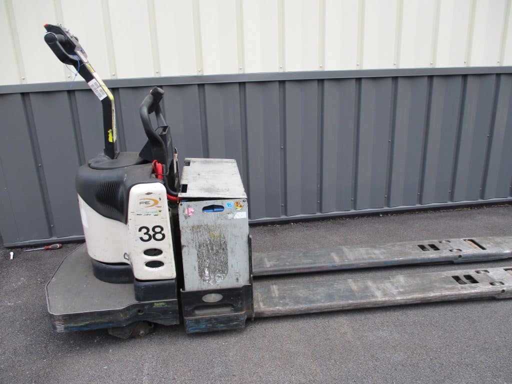 Crown Electric Rider Pallet Jack 8000 LB S2928 Sam’s Mechanical