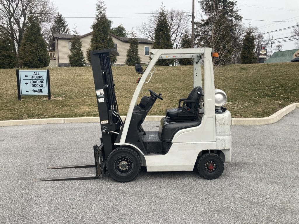 2017 UniCarriers PF30LP 3000 Capacity Pneumatic Forklift 17