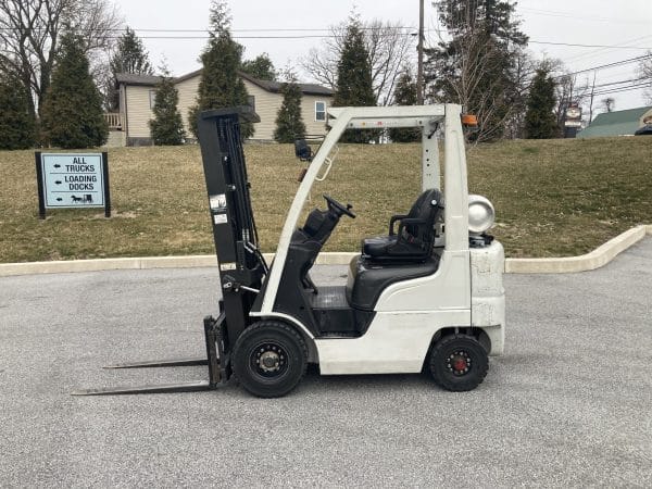 2017 UniCarriers PF30LP 3000 Capacity Pneumatic Forklift 1