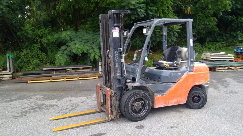 2017 Toyota 8FGU30 6000 lb Capacity Pneumatic Forklift 21