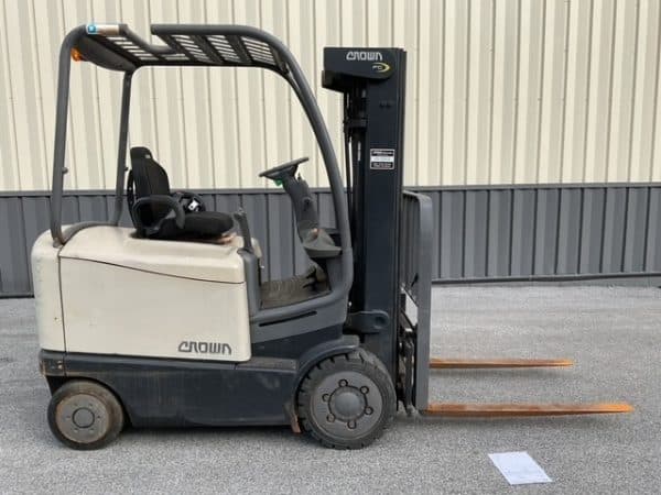 2010 Crown FC4520-50 5000 lb Capacity Electric Sit-Down Forklift 1