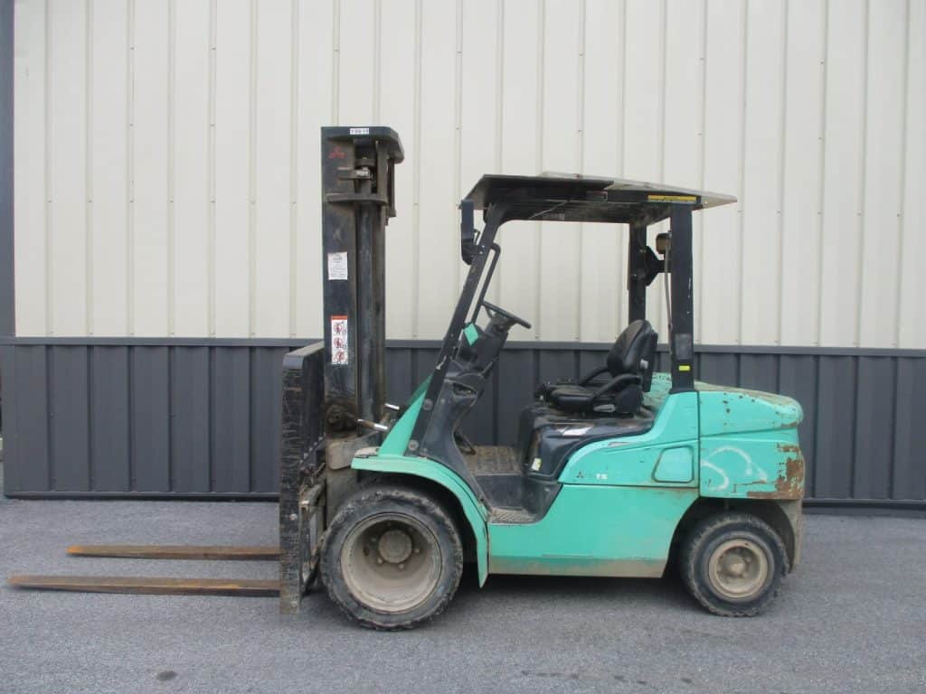 2015 Mitsubishi FD30N 6000 lb Capacity Pneumatic Diesel Forklift 27