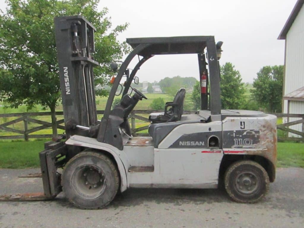 2012 Nissan MWG1F4A50V 10000 lb Capacity Pneumatic Diesel Forklift 3