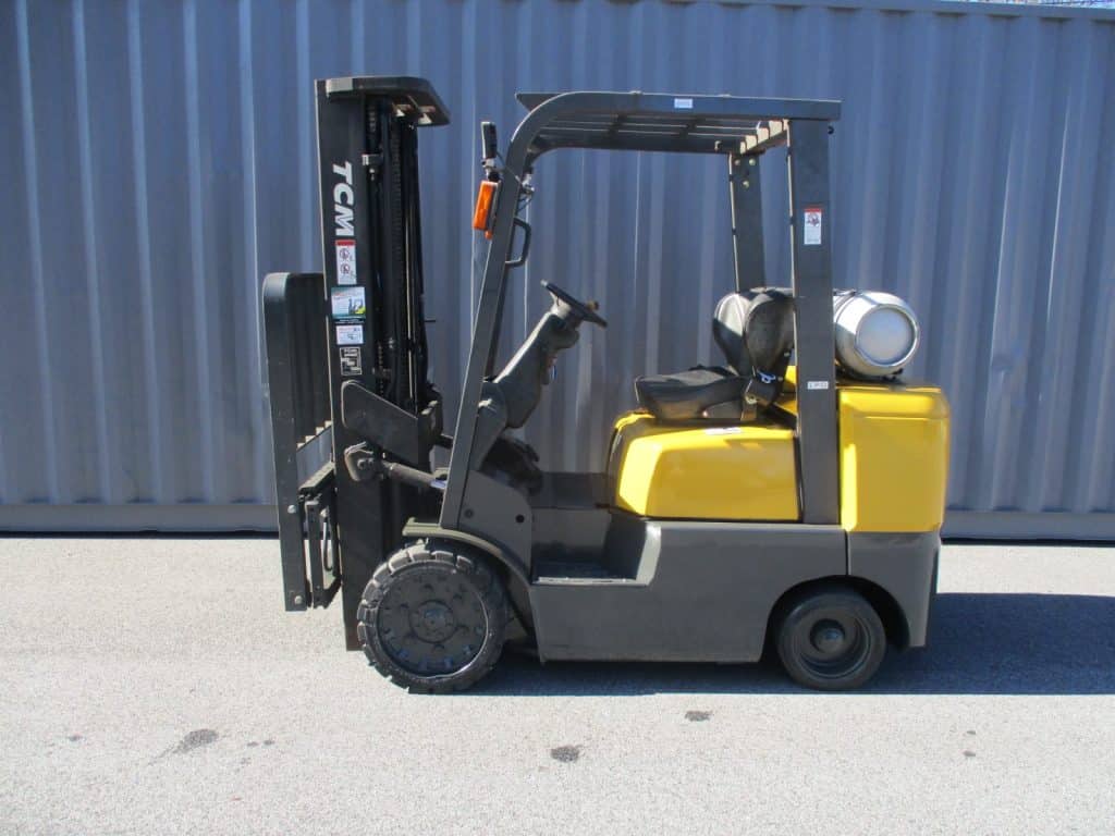 2009 TCM FCG25-4H 5000 lb Capacity Cushion Tire Forklift 15