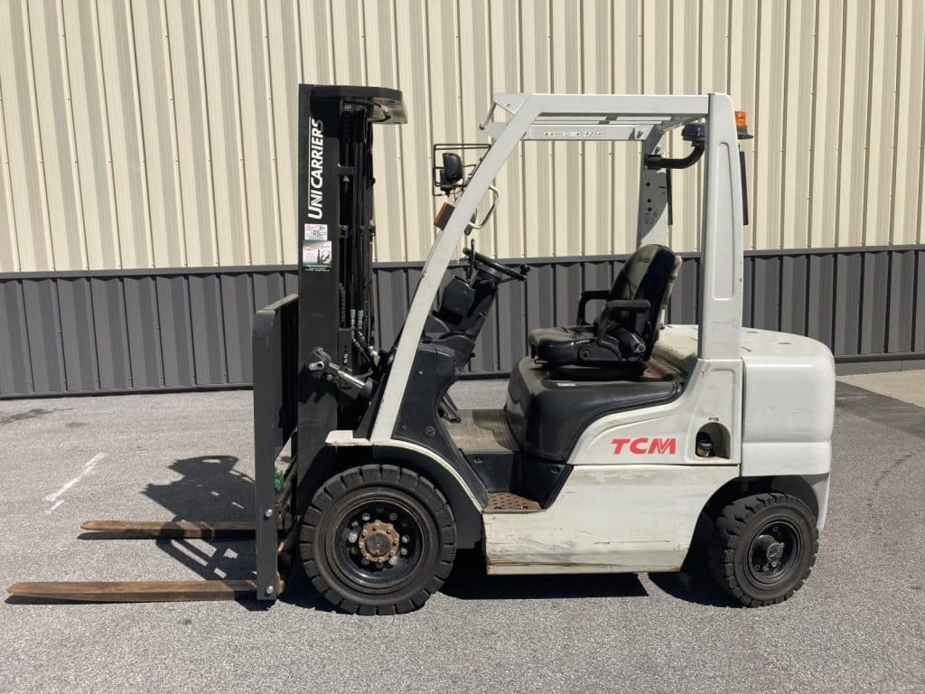 2014 TCM FHD25-A1 5000 lb Capacity Diesel Pneumatic Forklift 7