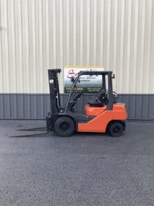 2012 Toyota 8FGU25 5000 lb Capacity Pneumatic Forkift 5