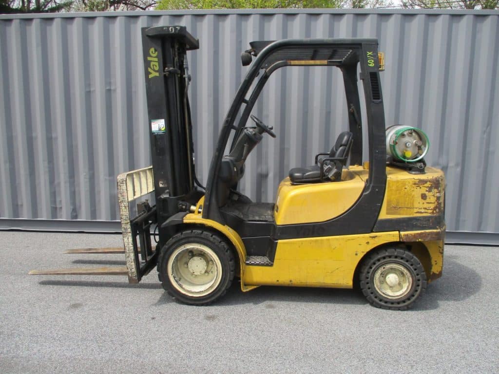 2007 Yale GLP060VX 6000 lb Capacity Pneumatic Forklift 35