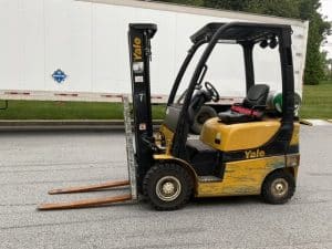 2017 Yale GLP030 3000 lb Capacity Pneumatic Forklift 2