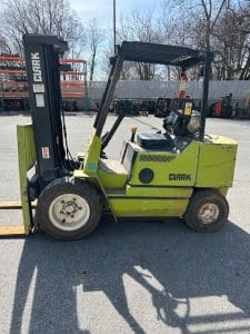 1992 Clark GPX30 6000 lb Capacity Pneumatic Forklift 18