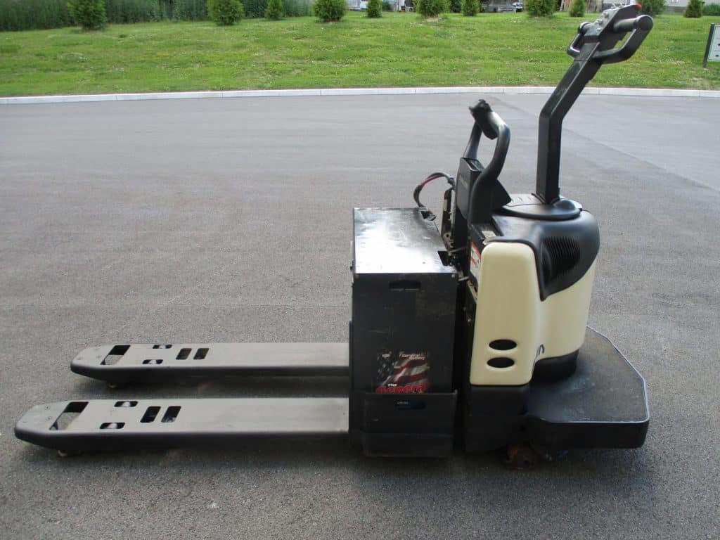 CROWN PE4500-80 Electric Pallet Jack 3