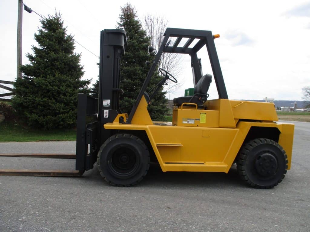 CAT V150 15000 Capacity Forklift 27