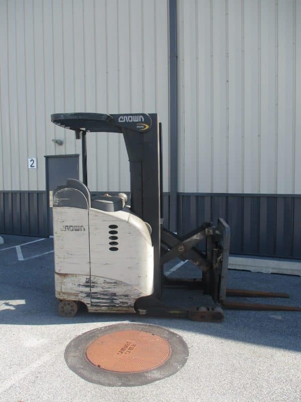 2009 Crown RR5020-45 4500 lb. Capacity Reach Truck 3