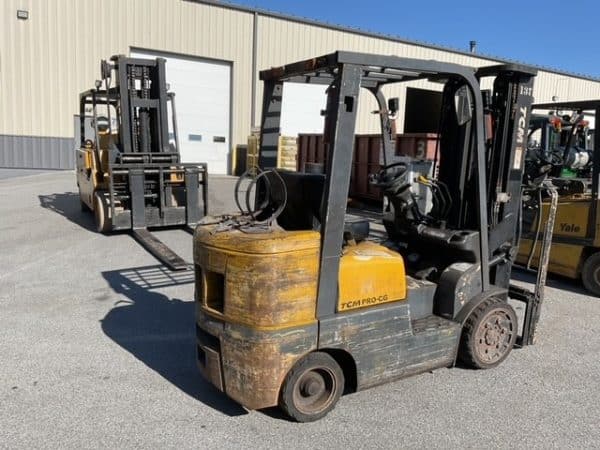 2012 TCM FCG25-4PRO 5000 lb Capacity Forklift 2