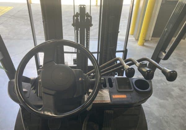 Toyota 8FGU18 3500 lb Pneumatic Forklift 4