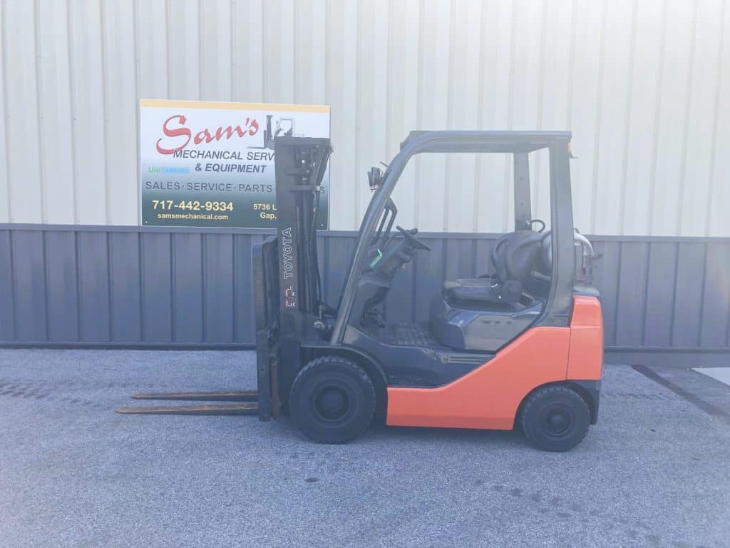 Toyota 8FGU18 3500 lb Pneumatic Forklift 29