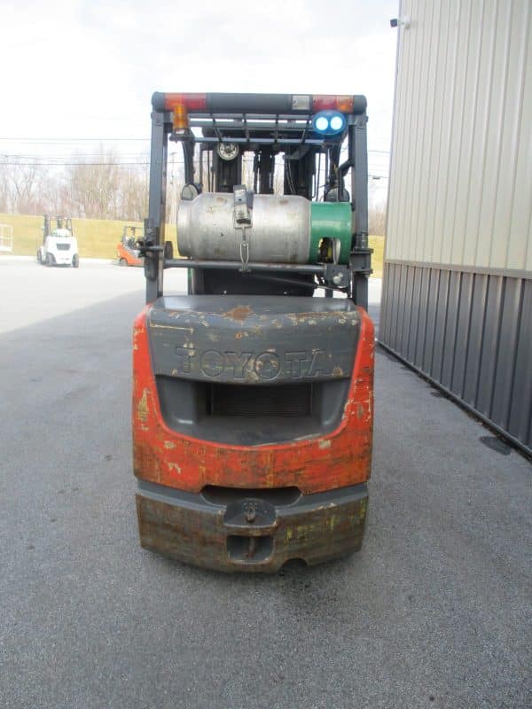 Toyota 8FGCU32 6500 lb capacity forklift 2