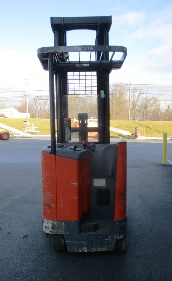 2003 Toyota 6BRU18 3500 lb. Reach Truck - Image 3