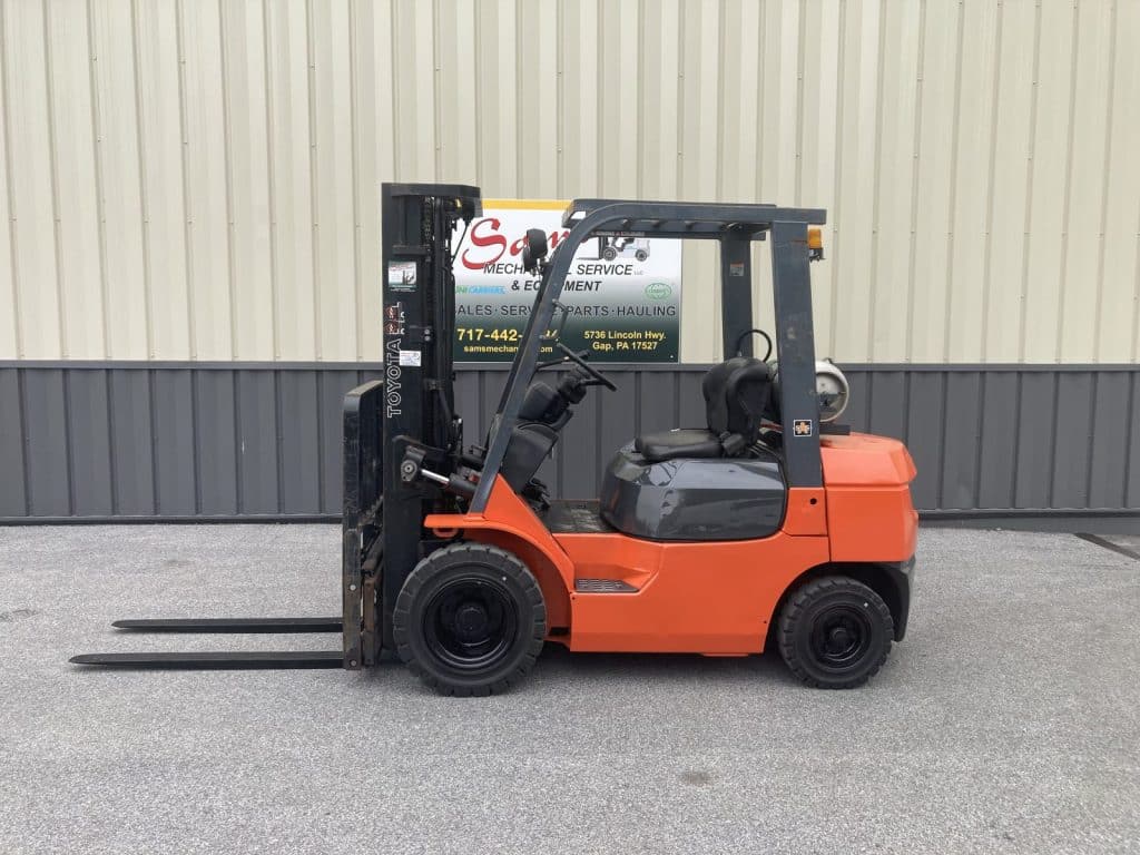 2005 Toyota 7FGU25 5000 lb Forklift 7