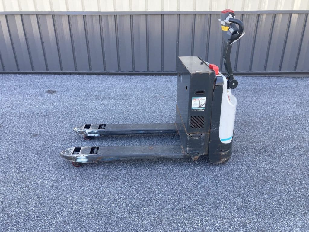 2019 UniCarriers WLX45S Electric Pallet Jack 7