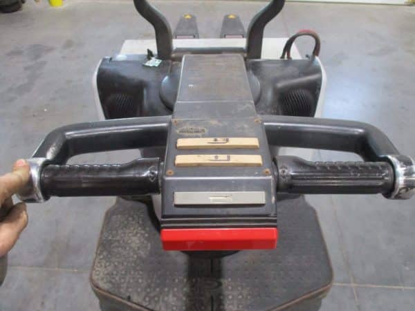 2005 Crown PE4000-60 Electric Pallet Jack 3