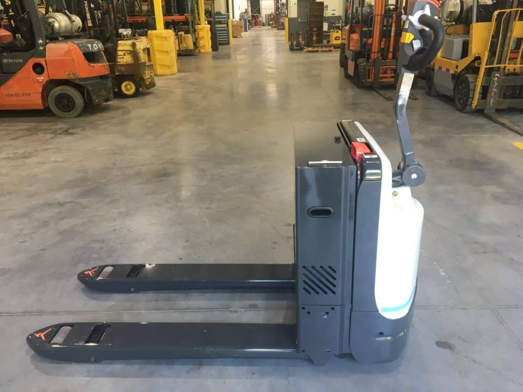 2019 UniCarriers WLX45S 4500 lb Electric Pallet Jack 33