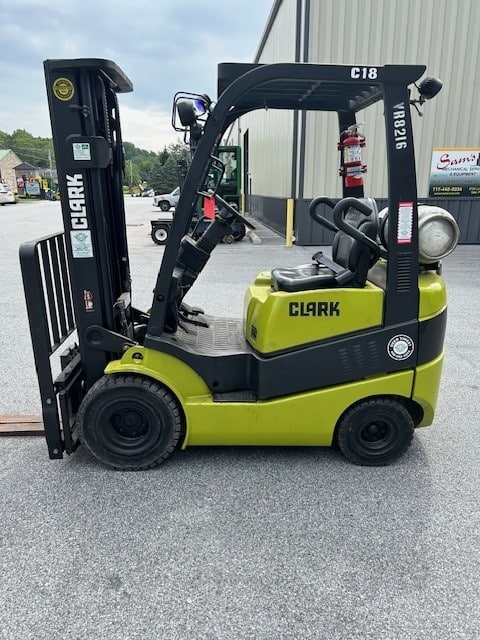 2015 Clark C18L 3500 lb capacity pneumatic forklift 31