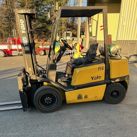 2004 Yale GLP060 6000 lb Capacity Forklift 37