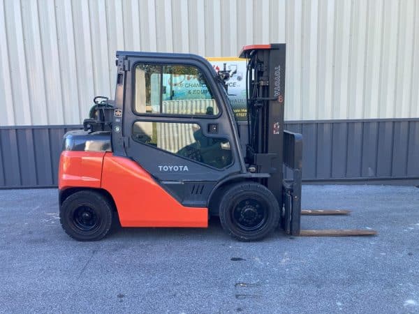 2016 Toyota 8FG35U 8000 lb Capacity Forklift - Image 2